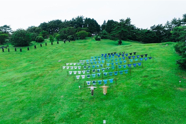 大阪府立天王寺高等学校美術部「大空の海」(六甲山カンツリーハウスに展示)