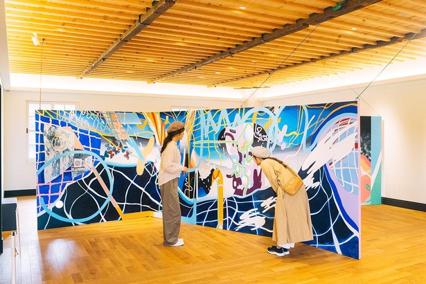 久松知子「われわれの生きるこの世界」(六甲山サイレンスリゾートに展示)
