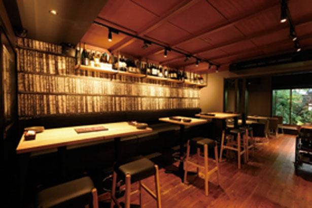 京町家を改装した和モダンな店内は、テーブル席がメイン/ワイン居酒屋ポポンペット 京都烏丸店