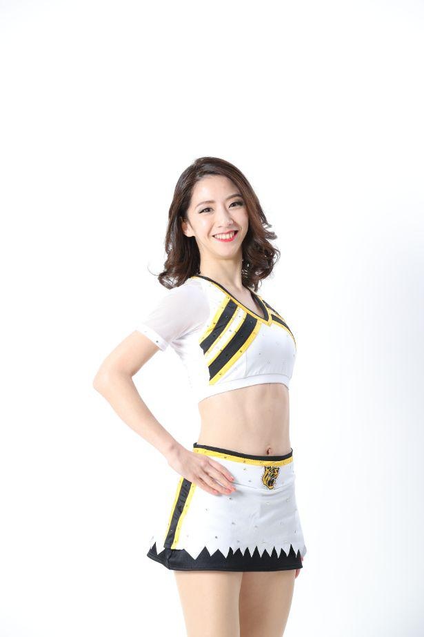 Ayaka、出身地:神奈川県、チャームポイント:笑顔