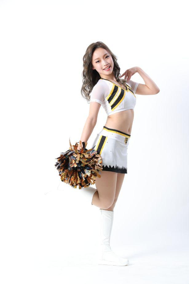 Sara 、出身地:広島県、チャームポイント:透明感のある肌