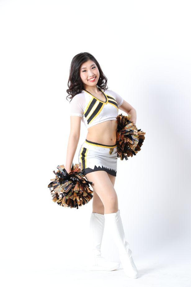 Tomomi、出身地:熊本県、チャームポイント:Big Smile✫