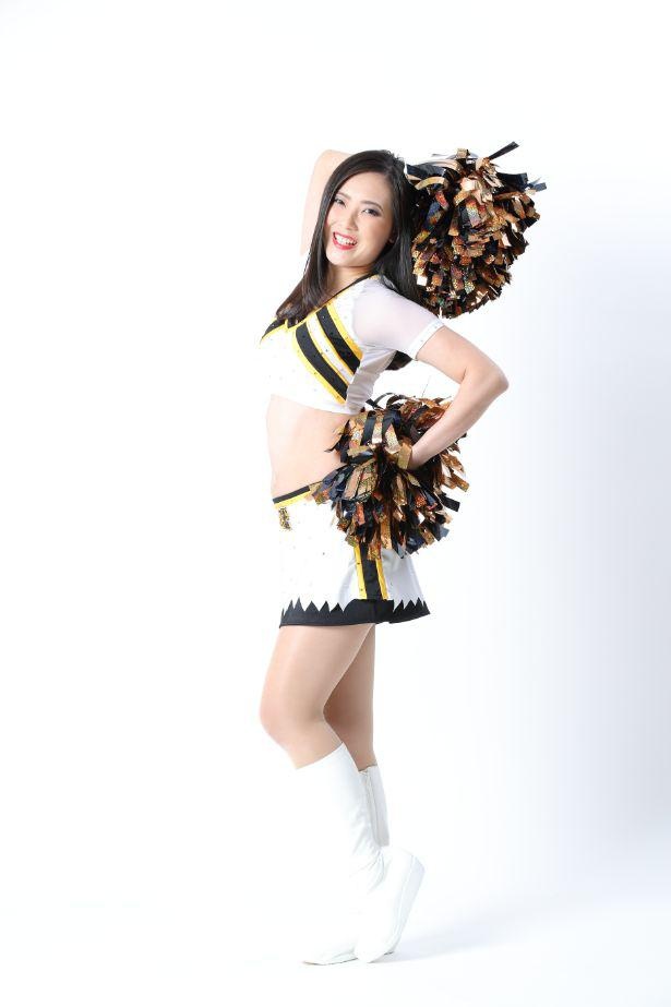 Akiko、出身地:兵庫県、チャームポイント:黒髪