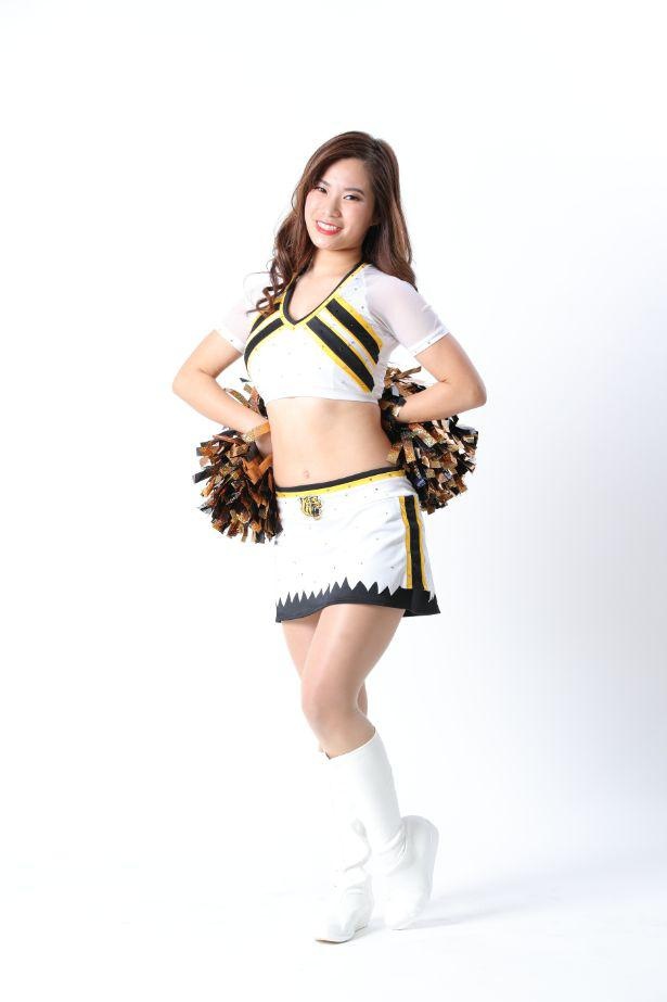 Chinami、出身地:大阪府、チャームポイント:表情