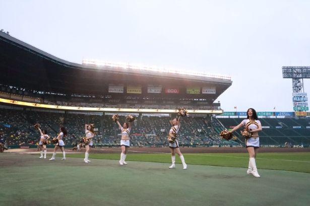 勝利時は「阪神タイガースの歌」(通称「六甲おろし」)を踊る