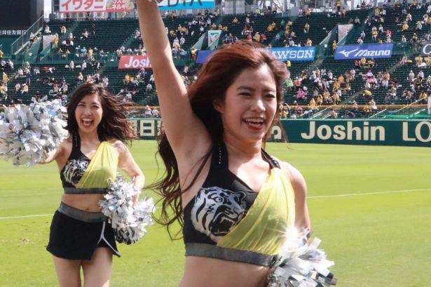 髪をなびかせて全力チア！