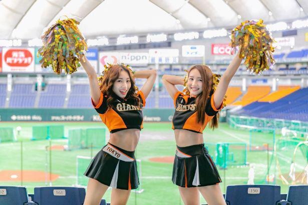 写真左から糸日谷るい(千葉県、FANCY / TWICE)＆五関るみな(群馬県、Another Day of Sun[映画「LA・LA・LAND」])