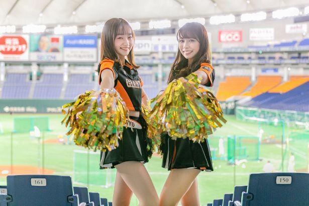 写真左から半田桃菜(群馬県、100degrees / THE RAMPAGE from EXILE TRIBE)＆馬渡愛子(千葉県、Chai Maxx / ももいろクローバーZ)