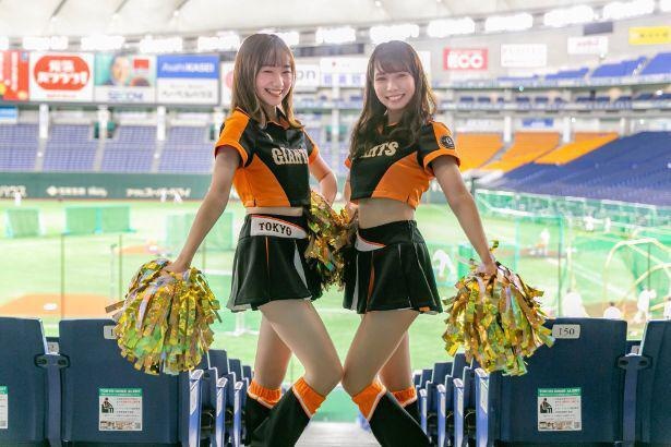 写真左から半田桃菜(群馬県、100degrees / THE RAMPAGE from EXILE TRIBE)＆馬渡愛子(千葉県、Chai Maxx / ももいろクローバーZ)