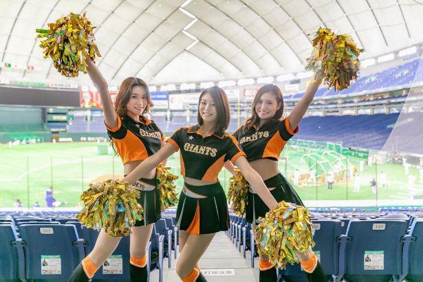 写真左から岡野莉枝(東京都、イケナイ太陽 / ORANGERANGE)＆鈴木ひな子(山形県、Wrapped Up / Olly Murs)＆梅仲あすみ(滋賀県、El Cumbanchero(エル・クンバンチェロ))