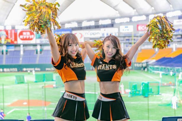 写真左から福島由恵(東京都、I believe / Yolanda Adams)＆小沼みな(埼玉県、Señorita / Shawn Mendes.Camila Cabello)
