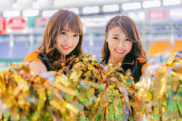 写真左から福島由恵(東京都、I believe / Yolanda Adams)＆小沼みな(埼玉県、Señorita / Shawn Mendes.Camila Cabello)