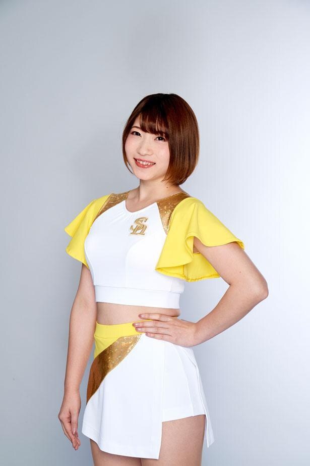 MIKU、出身地：千葉県、特技：アクロバット、コメント：今シーズンも私たちと一緒にホークスをあと押しできるように盛り上がっていきましょう！