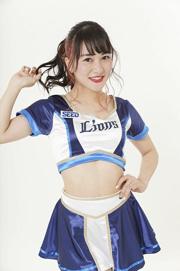 Yua(出身地：埼玉県、特技：ターン、ドラム)