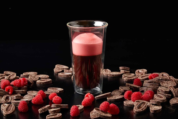 カフェチケットメニュー「ザ・リッツ・カールトン カフェ＆デリ (ホットチョコレート　ラズベリーエスプーマ)」