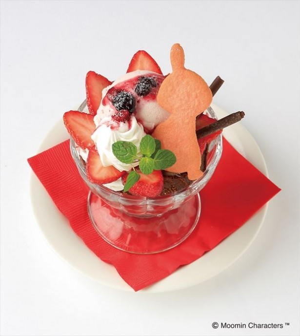 あまおうと濃厚なチョコレートプリンが楽しめる「あまおうパフェ」(毎日数量限定、税別1200円)