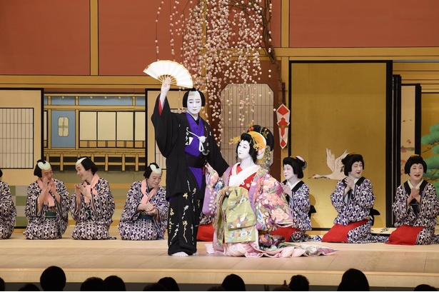 京都・南座で伝統の歌舞伎の祭典「吉例顔見世興行」。コロナ対策徹底し