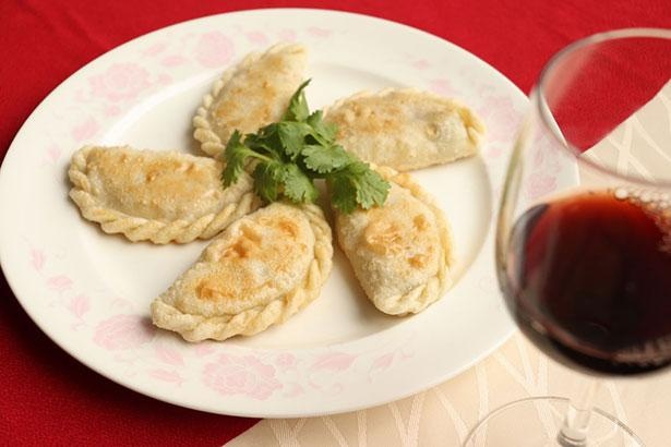 ワインが進む「甲州牛とキノコのクリーム餃子」