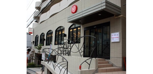 「清水湯」は、港区南青山3-12-3。東京メトロ「表参道駅」A4出口より徒歩2分という好立地