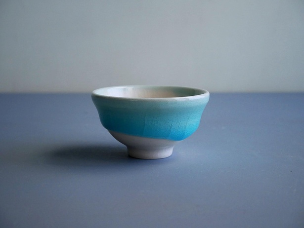 氷が溶け出すようなイメージで作られた「氷融」シリーズ