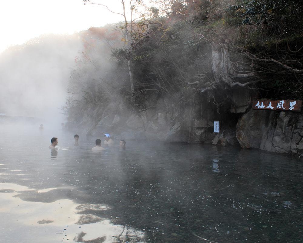野趣あふれる大露天風呂を満喫、和歌山県田辺市で「仙人風呂」開催