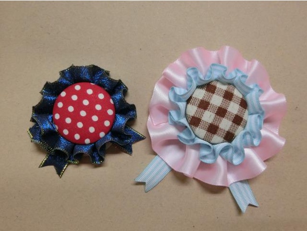 ワークショップ「ロゼットコサージュ」では花飾りを作成