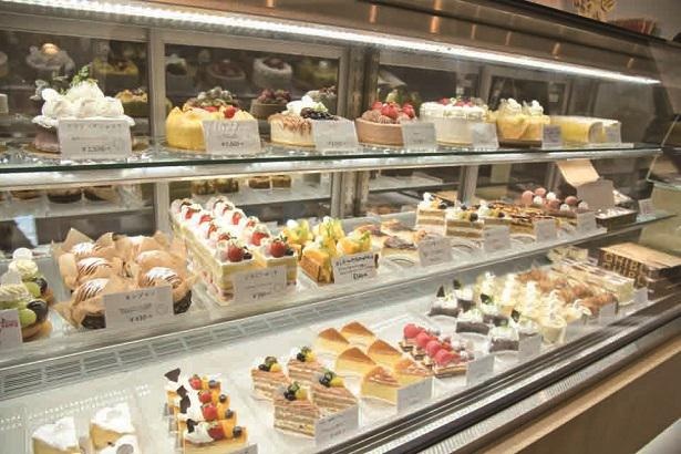 patisserie GHIBLIの店内