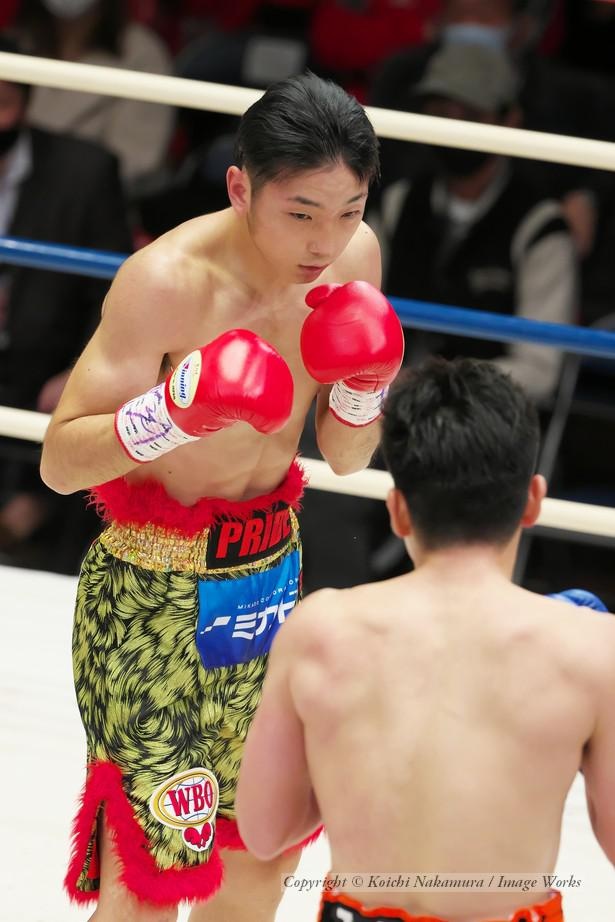 【写真】序盤から積極的に打ち合うことになったが、「効いていなかった」と強気の発言が聞かれた