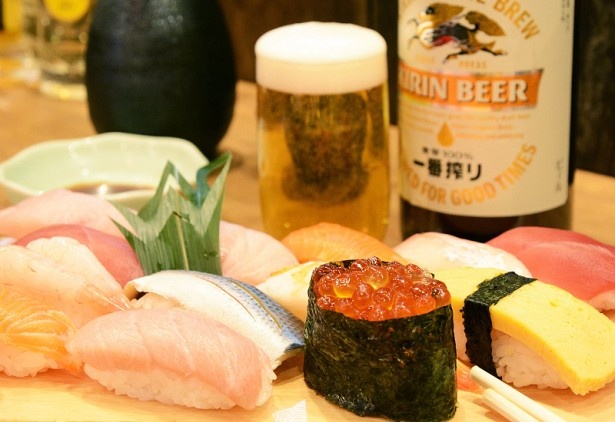 握り寿司食べ放題はプラス1000円で飲み放題も利用可能