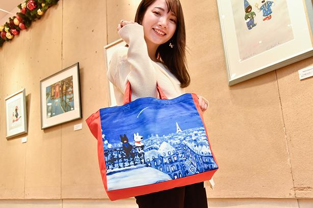 マイバックは「マイバッグ(M)」(2530円)と「マイバッグ(L)」(2970円)の2種類。どちらも両面イラスト入りで、イラストは共通※各サイズ限定125個