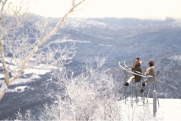 雪山の絶景を手軽に堪能 北海道の星野リゾート トマムに 霧氷テラス がオープン ウォーカープラス