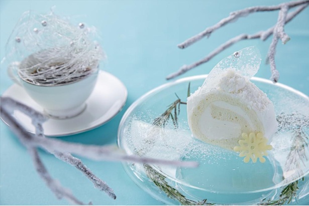 「霧氷コーヒー」(500円)と「霧氷ロールケーキ」