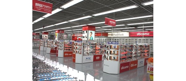 フロアにずらっと並ぶのは、最新の携帯電話