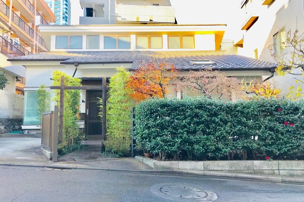 西新宿の平屋を改装したレンタルスペース「ひらやないえ」