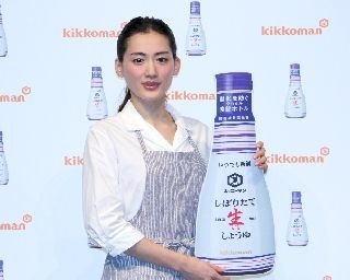 綾瀬はるかが料理の実演！「おいしい」と自画自賛!?