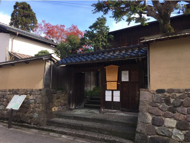 金沢市内で1950年以前に建てられた木造の金澤町家を散策できる「金澤町屋周遊ツアー」