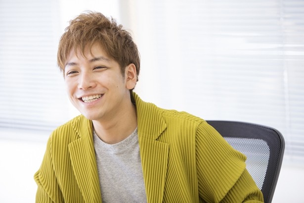 【写真を見る】「すごく幸せな話をしてもいいですか？(笑)」と語るカリスマブラザーズのジョージさん