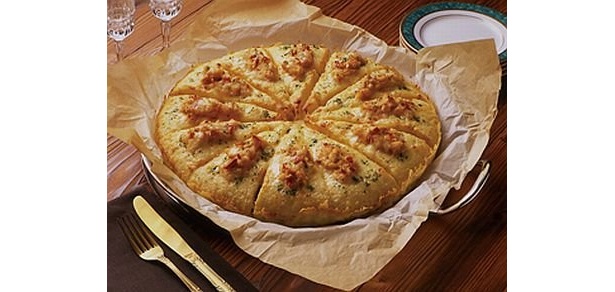 魚料理には「オマール海老のアメリケーヌソース」のピザが