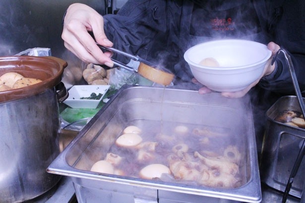 寒い日に嬉しいアツアツのおでんも！