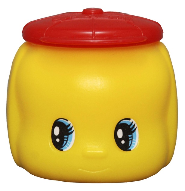 赤い帽子が目印の黄色い犬のキャラクター「フエキくん」
