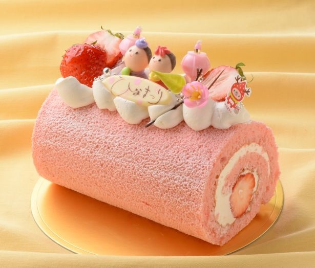 ゆめのかと練乳クリームを包み込んだ「ゆめのか・ひなロール」(2500円、長さ約15cm)は1日10台限定！※3月1日(水)～4日(土)のみ店頭販売