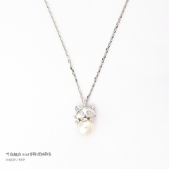 【写真】淡水パールがセットされた「Tama and Friends pearl necklace」(9900円)※サイズ：H13×W9ミリ(トップ)、40.5〜45センチ(チェーンの長さ)