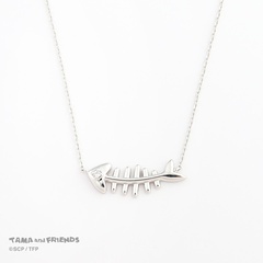 目玉がキュービックジルコニアの「Tama and Friends fishbone necklace」(9900円)※サイズ：H5×W19ミリ(トップ)、42〜46.5センチ(チェーンの長さ)