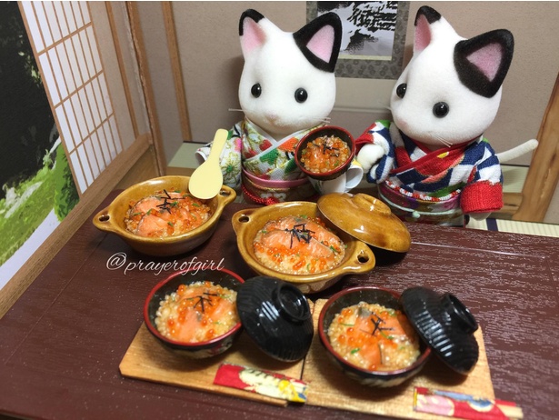 イクラが今にも弾けそう！「猫姉妹とはらこ飯」
