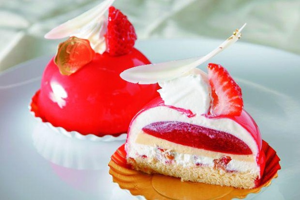ホワイトチョコを使ったムースケーキ「ベリーフレーズ」