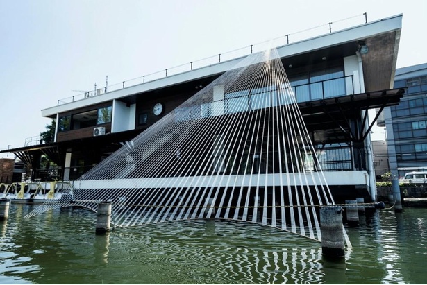 「水と風のひかり　OTAアート・プロジェクト≪マチニエヲカク≫」洗足池公園（東京 2020）　Photo:Ryotaro Horiuchi