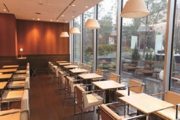 「ラ・プレシューズ 紀尾井町店」の広々とした店内