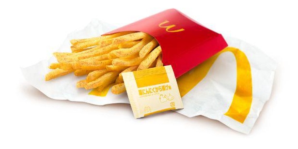 ブラックペッパーのアクセントがくせになる「シャカシャカポテト 鶏にんにくから揚げ味」