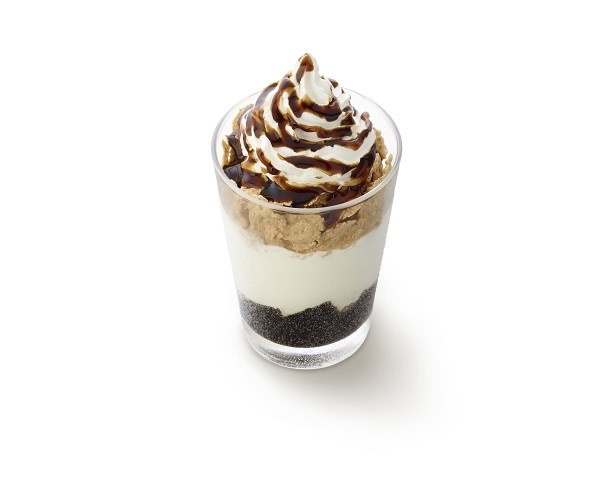【写真を見る】3月28日(火)から販売される「玄米フレークシェイク カフェゼリー」(レギュラー380円/プチ280円)