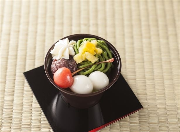 「宇治抹茶と黒糖寒天の和ぱふぇ」(320円)